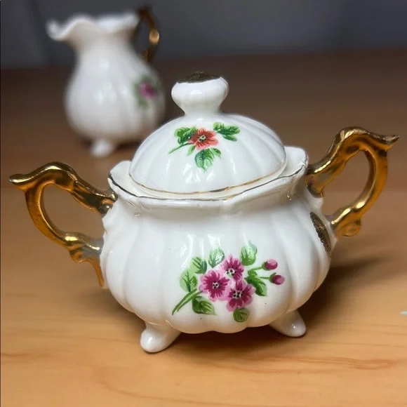 Vintage Mini Creamer and Sugar Bowl with Lid AND candle holders - Picture 4 of 12
